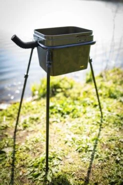 Avid Carp Avid Lok Down Bucket Stand -Spro Verkoop ant02784web 1558014660