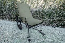 Korum Universal Waterproof Chair Cover -Spro Verkoop k0300025 universal waterproof chair cover ls 01