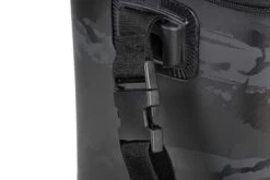 Fox Rage Voyager Camo Welded Bag Large -Spro Verkoop nlu082 rage large camo welded bag strap buckle detail 1