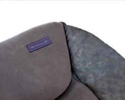 Skills Spring Legs Bedchair 7 Skills Spring Legs Bedchair -Spro Verkoop sk380 label and pillow